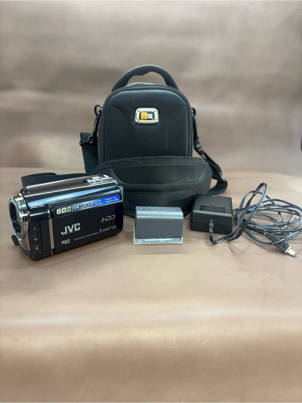 JVC Everio HDD MG365BU Handheld Camcorder with Extra HC Battery - Black